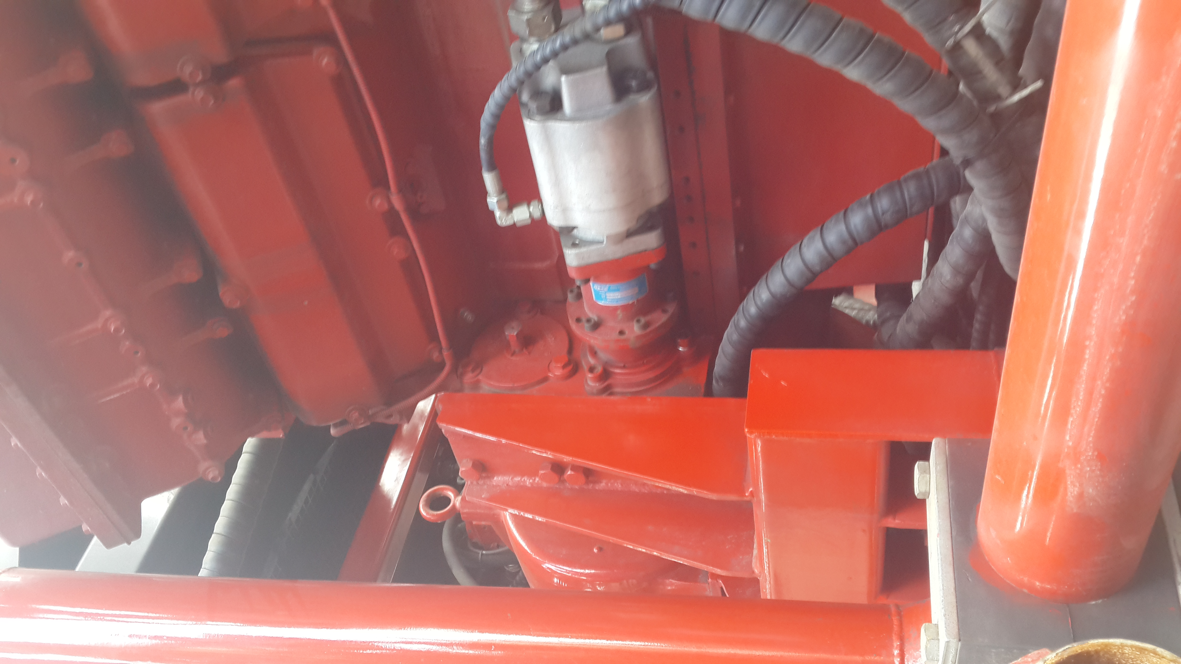 康明斯QSK60發(fā)動(dòng)機(jī)液壓?jiǎn)?dòng)馬達(dá)總成